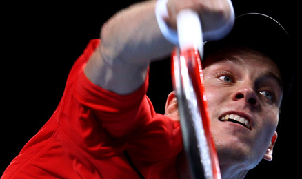 Tomas Berdych Powers Into London Semifinals